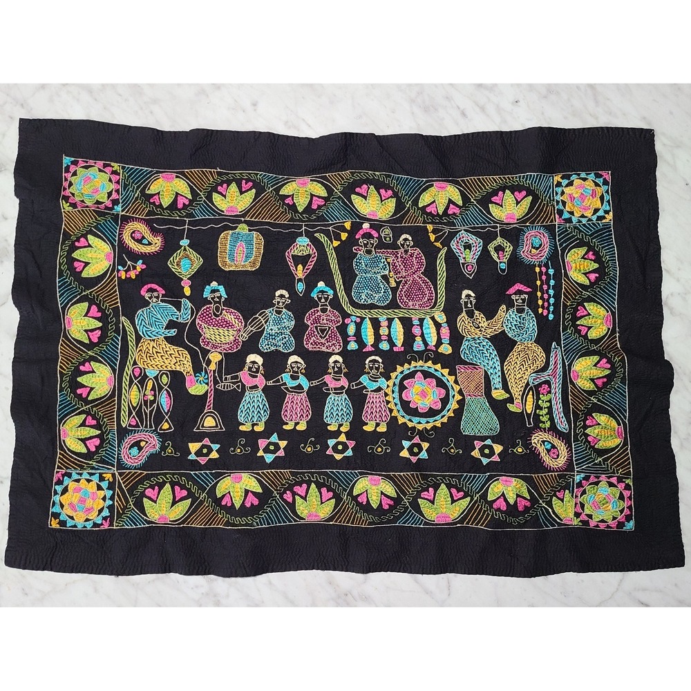 Vtg Hand Embroidered Folk Art Textile Wall Hanging Mola-Style Boho Ethnic Decor